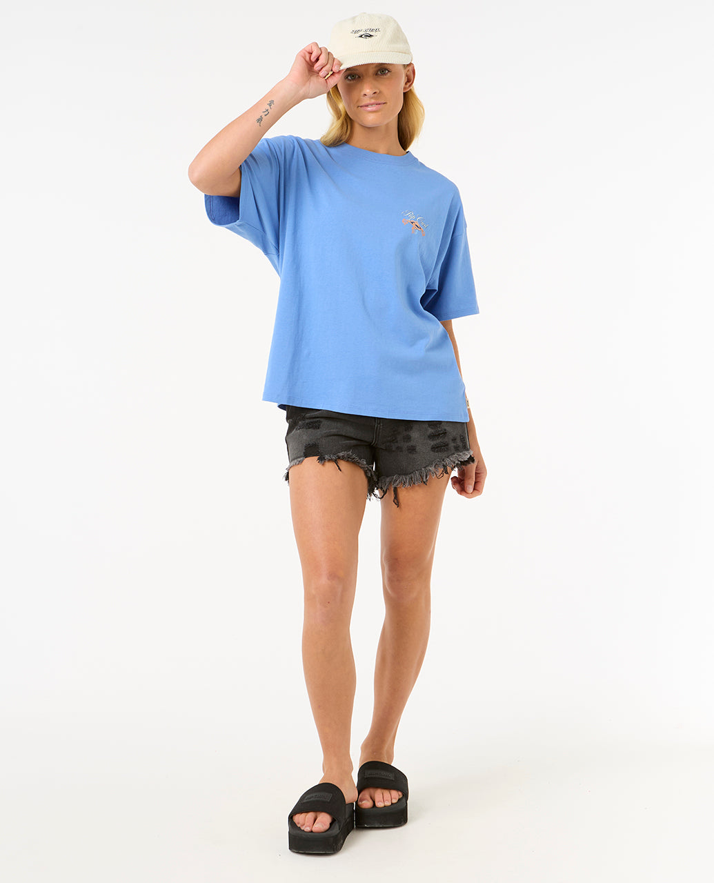HIBISCUS DIAMOND HERITAGE TEE