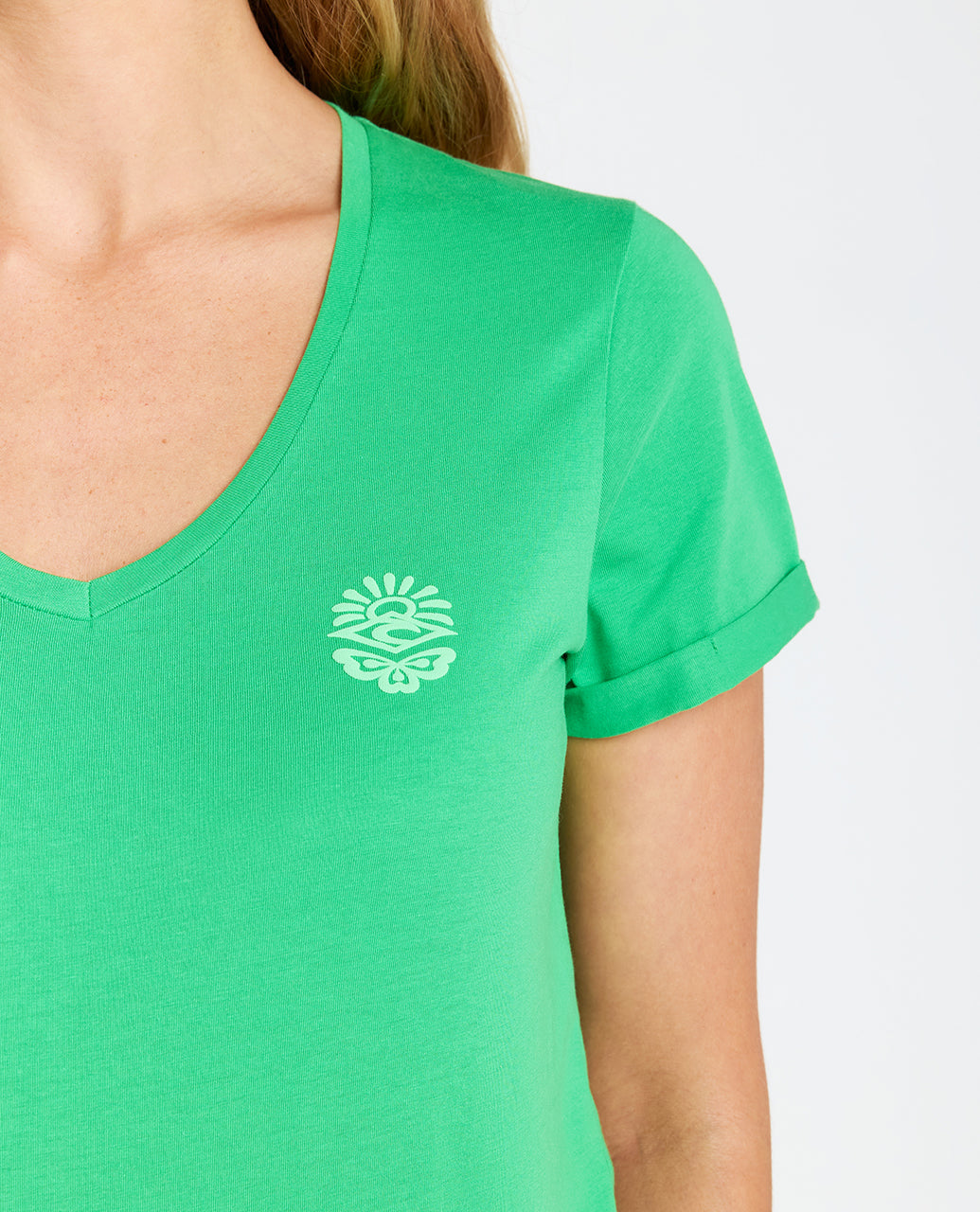 RE-ENTRY V NECK TEE
