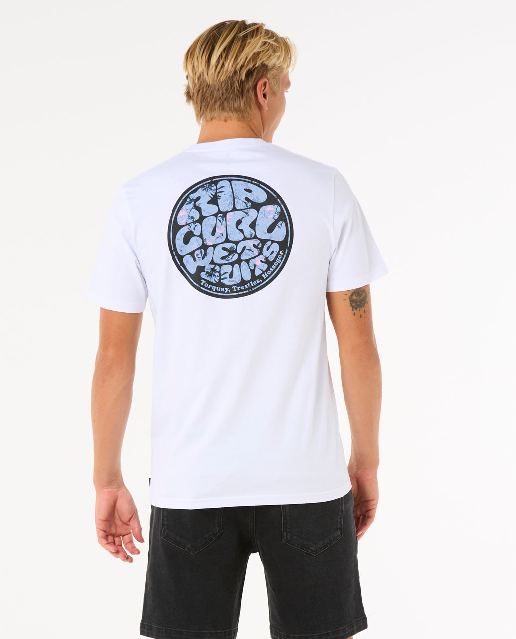 WETTIE PASSAGE ICON TEE.