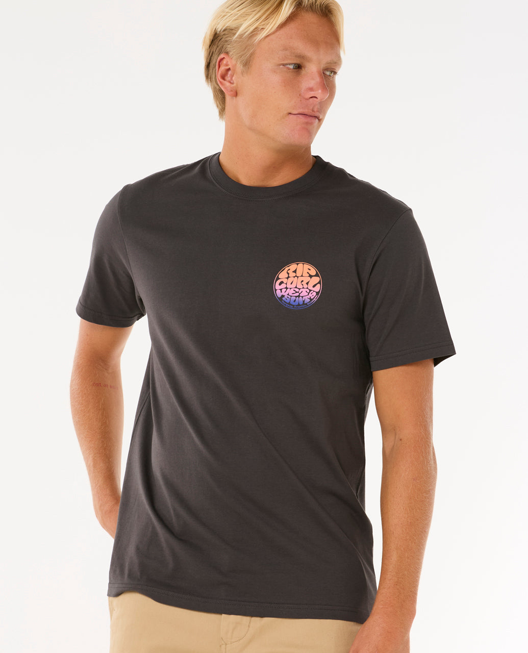 WETTIE PASSAGE ICON TEE.