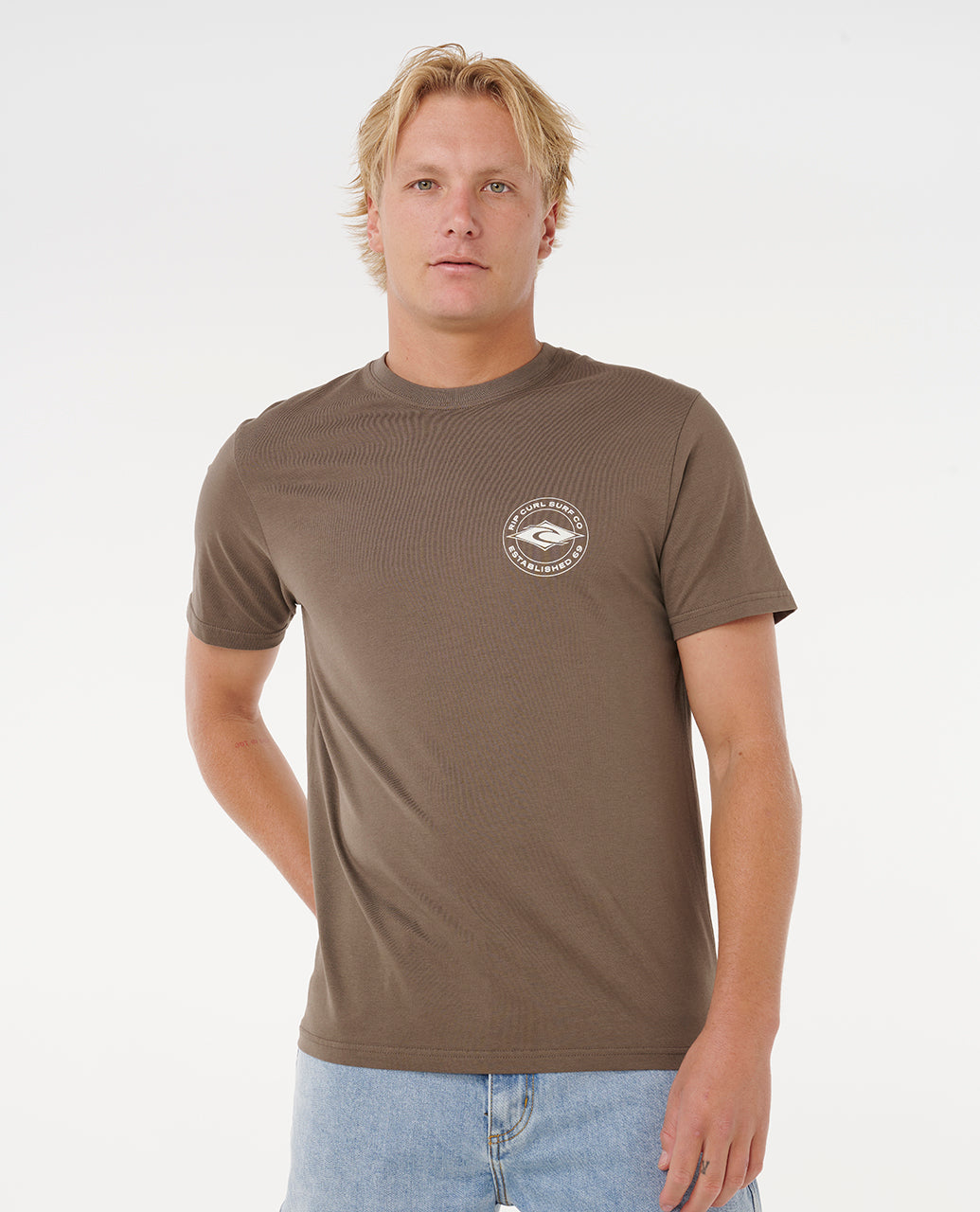 STAPLE TEE.