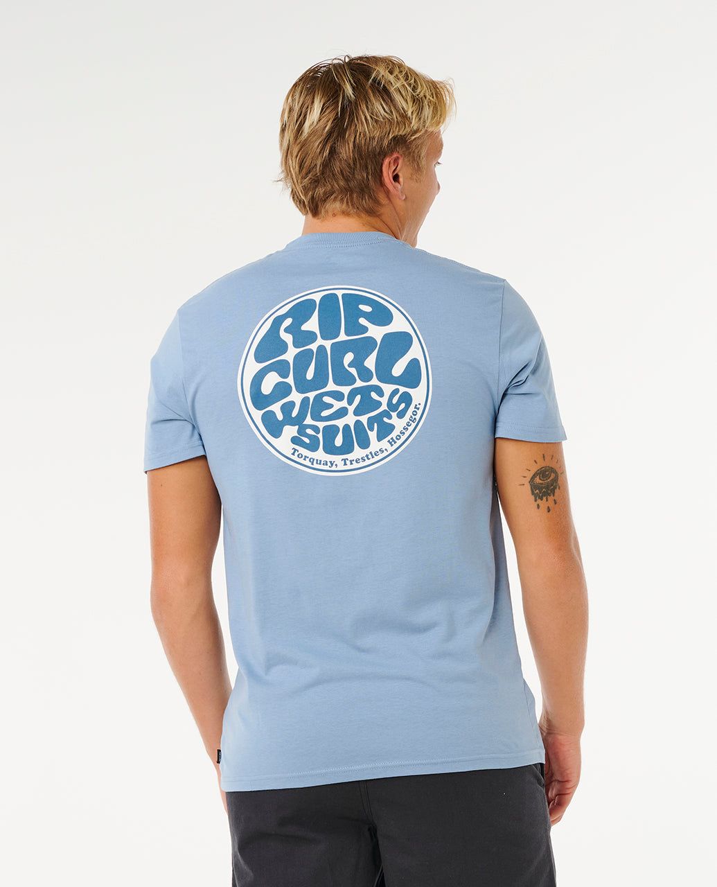 WETTIE PASSAGE ICON TEE.