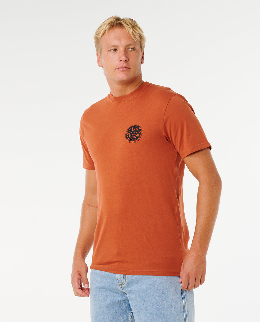 WETTIE PASSAGE ICON TEE.