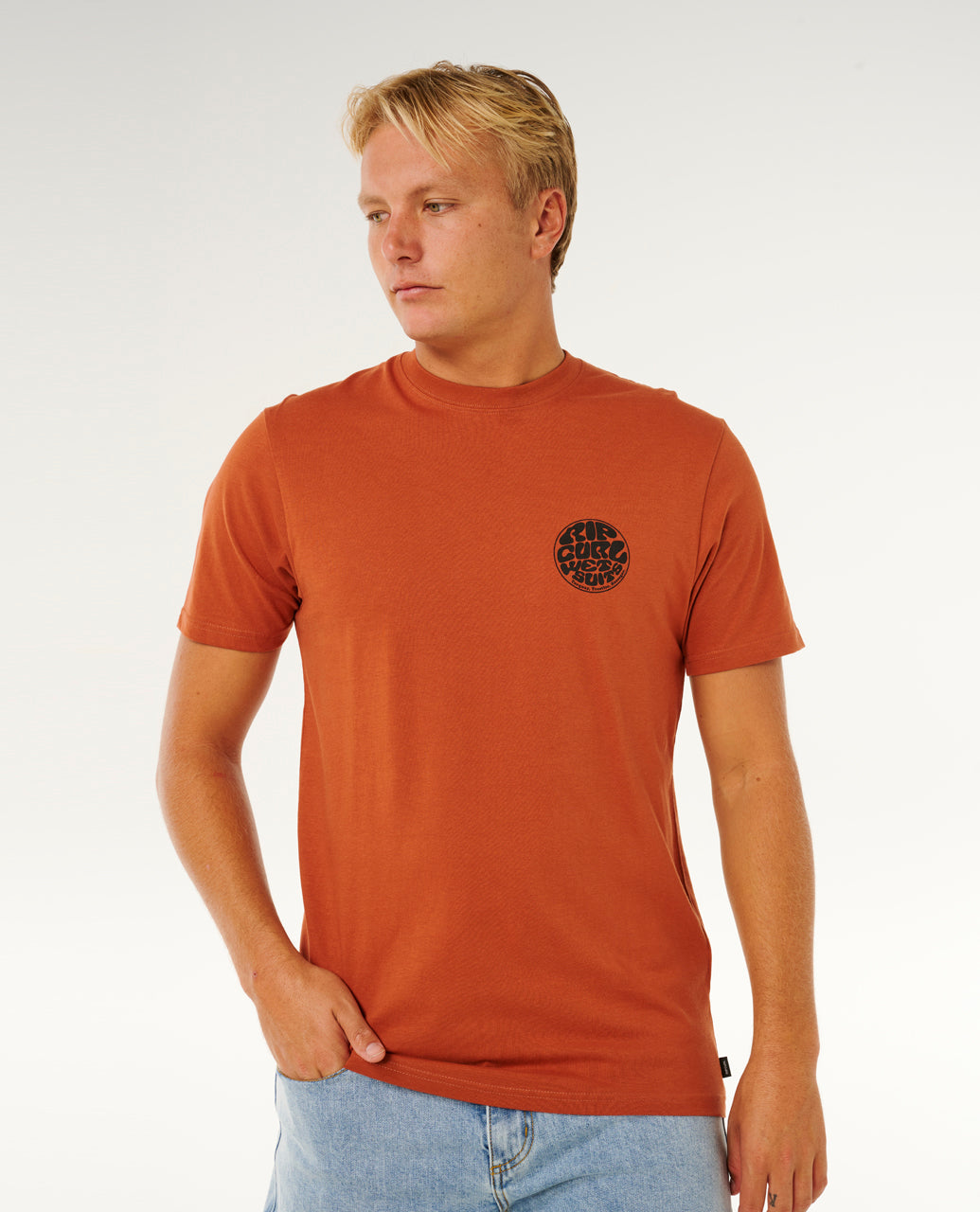 WETTIE PASSAGE ICON TEE.