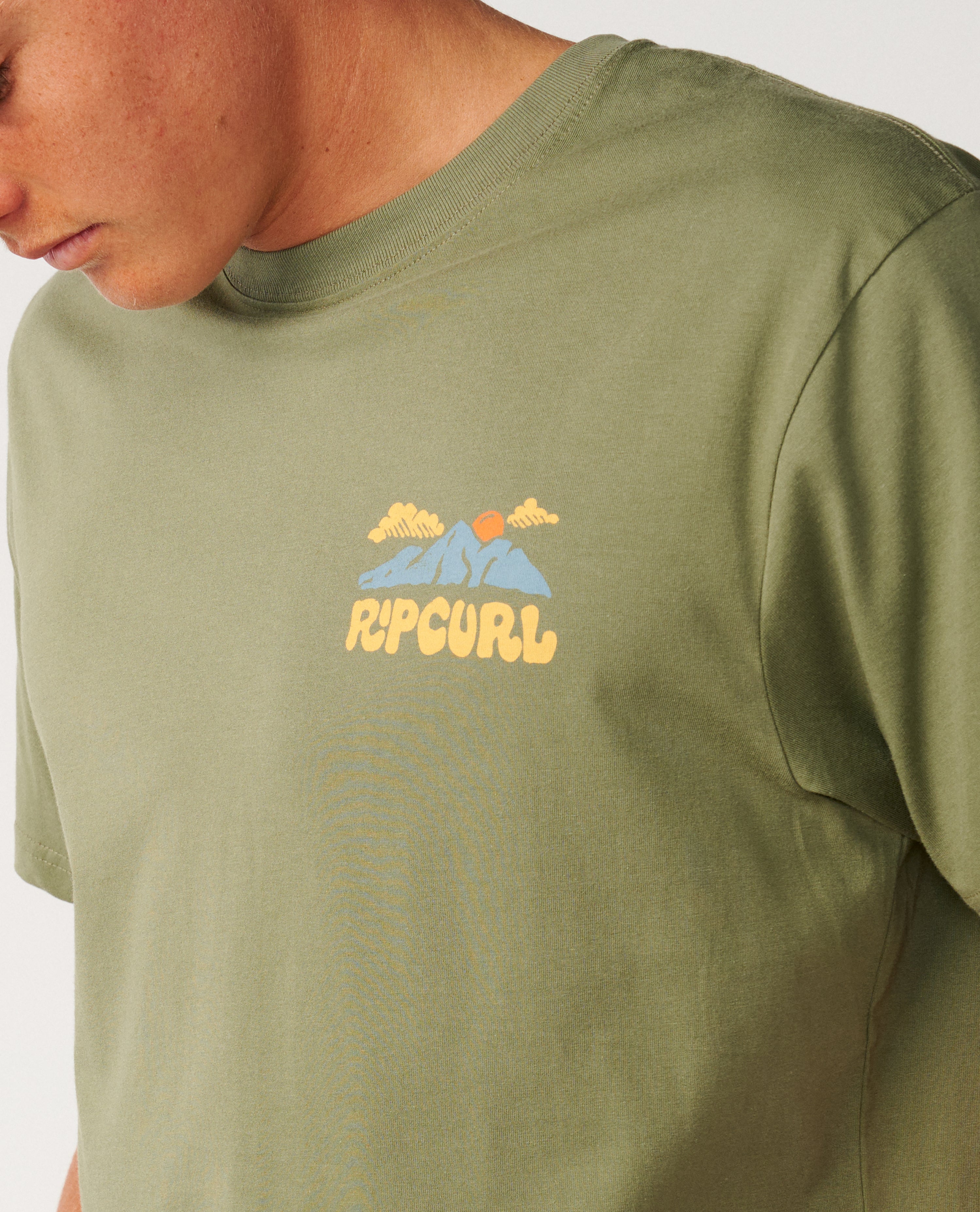 SURF TRIP TEE