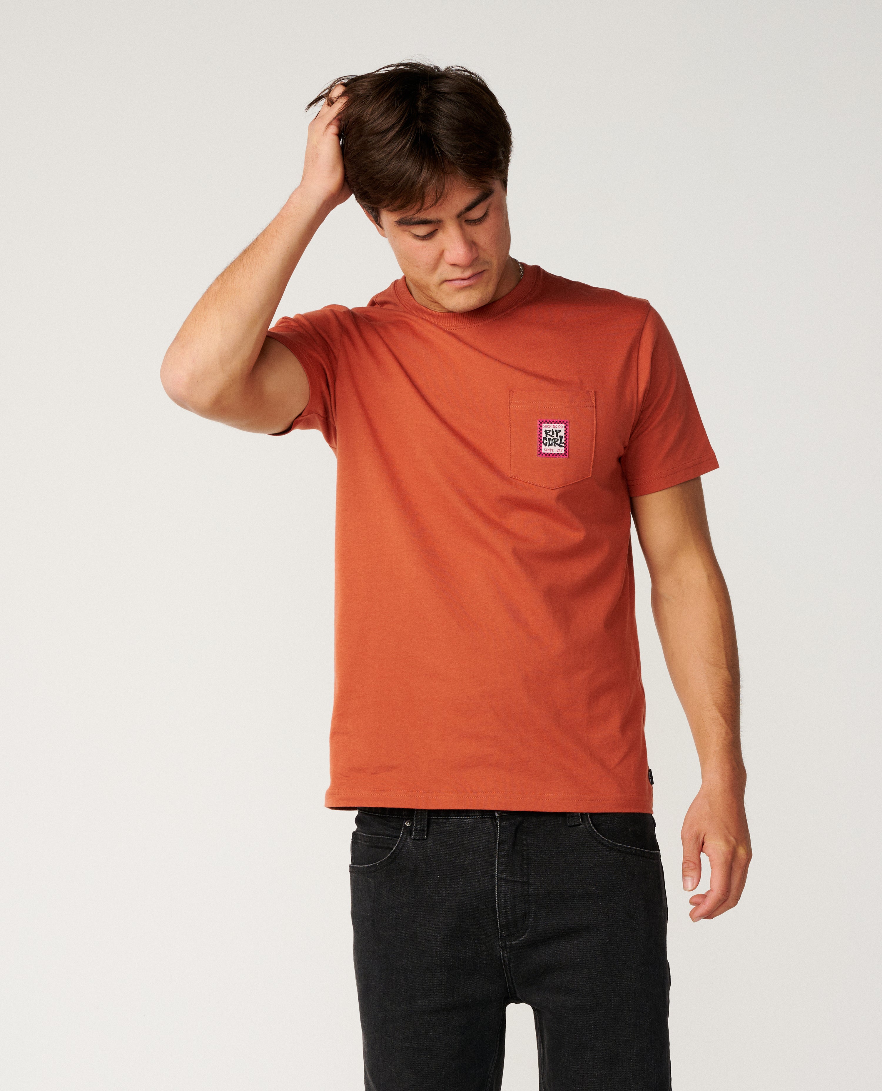 STREAMLINE POCKET BADGE TEE
