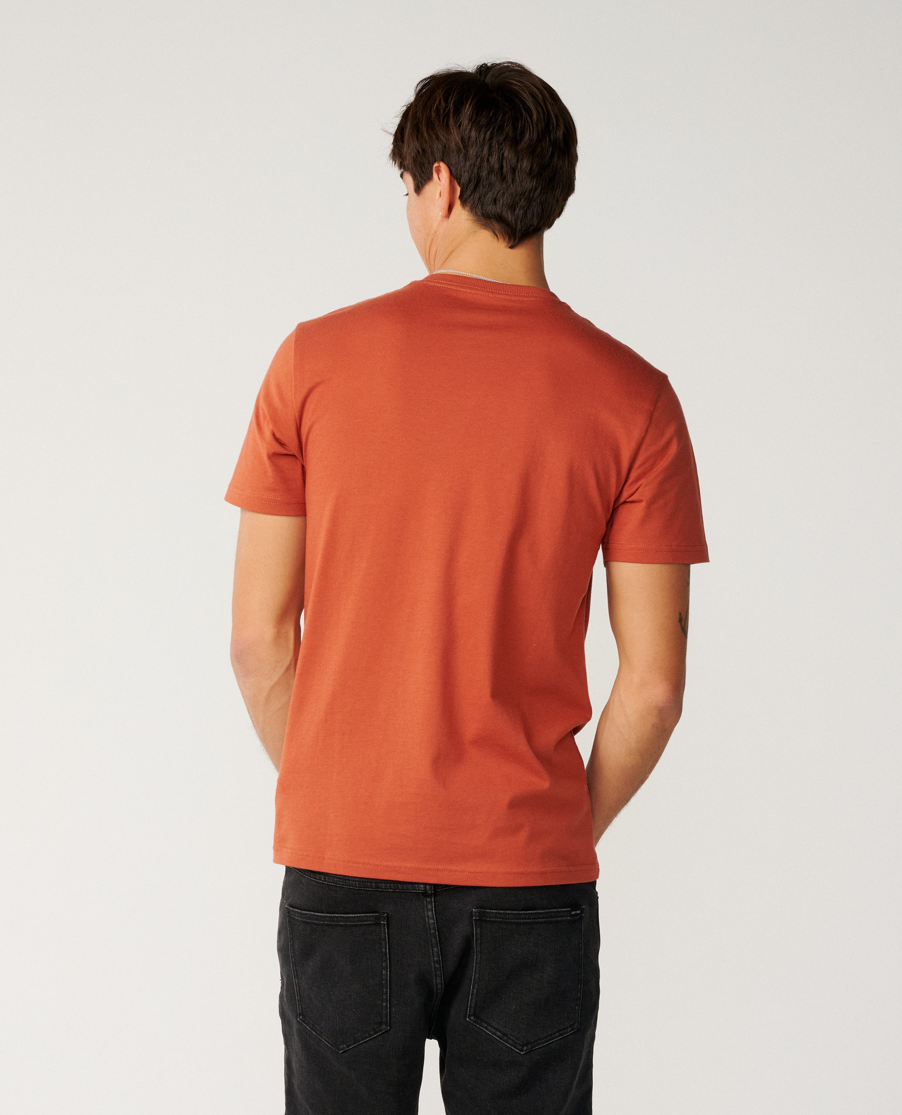 STREAMLINE POCKET BADGE TEE