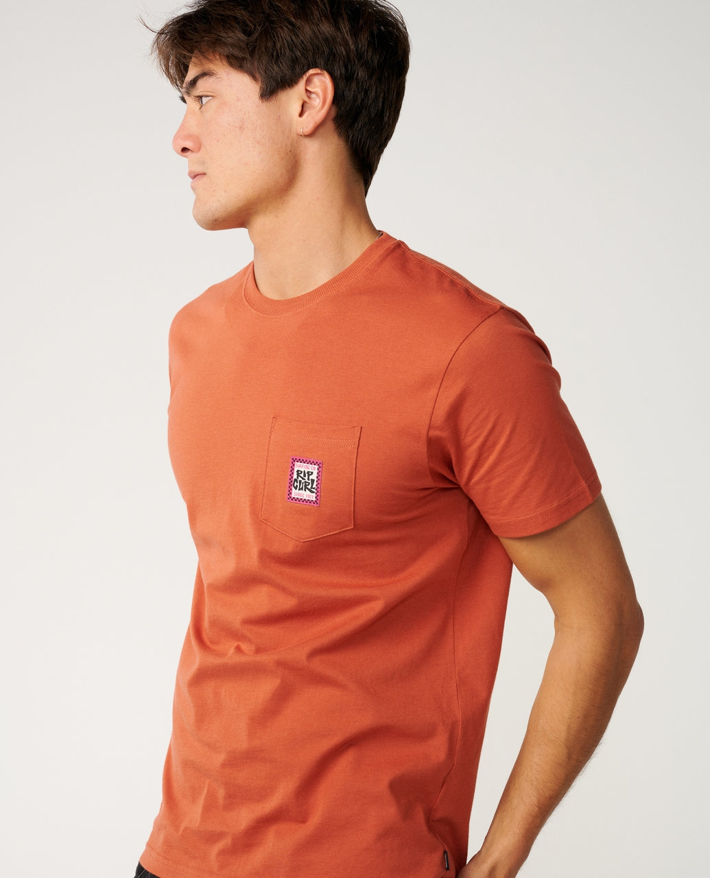 STREAMLINE POCKET BADGE TEE