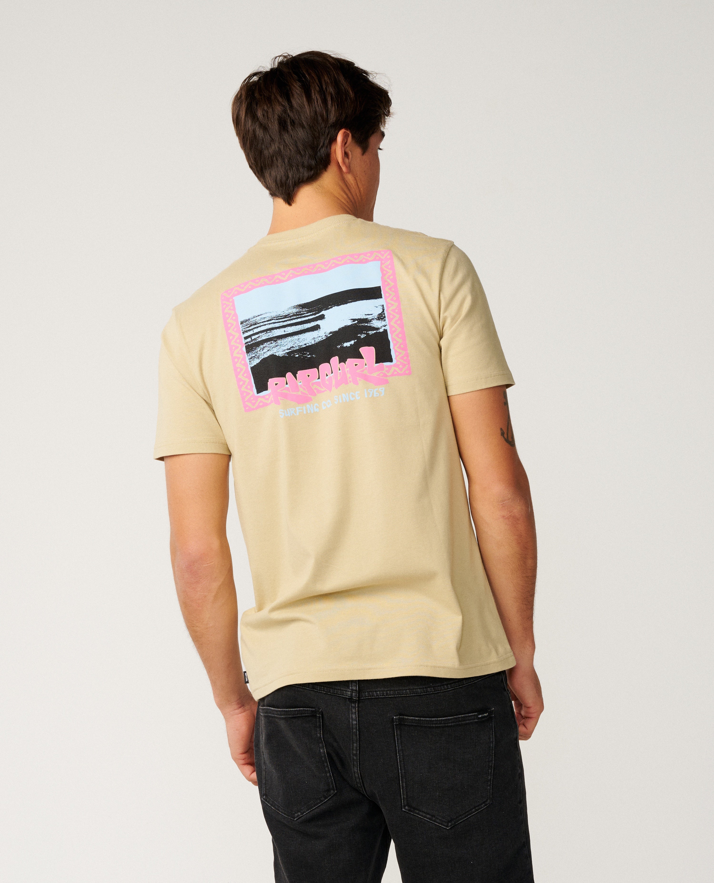 STREAMLINE LINE UP TEE